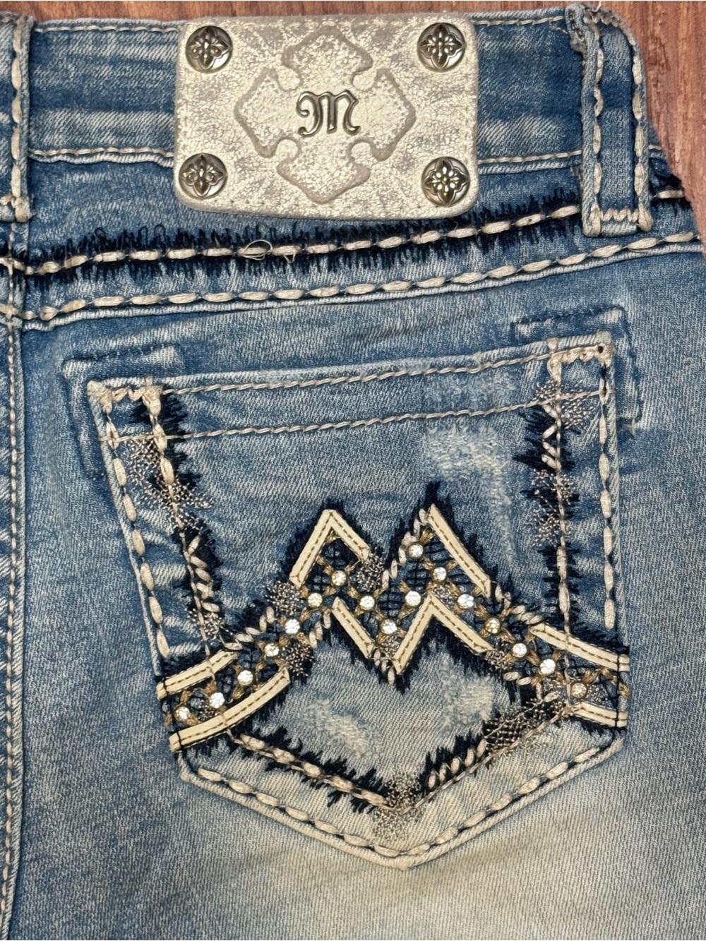 Miss Me Bermuda Women's Light Blue Distressed Denim Mid Rise Jean Shorts size 25 - Picture 3 of 6